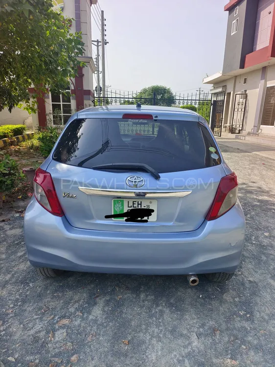 Toyota Vitz 2013 for Sale in Okara Image-1