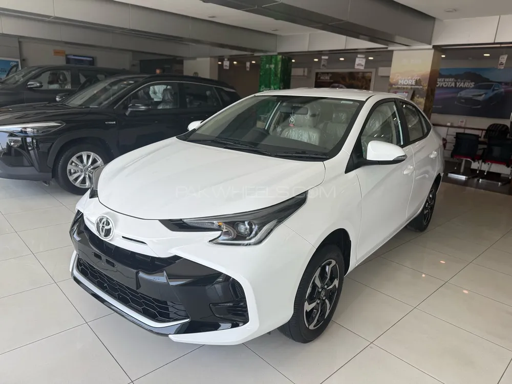 Toyota Yaris Sedan 2025 for Sale in Karachi Image-1
