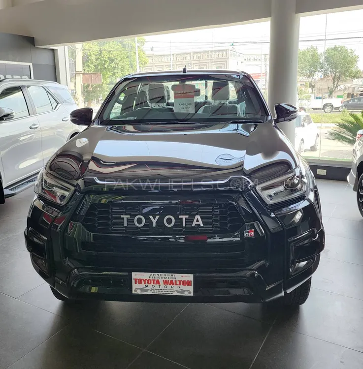Toyota Hilux 2025 for Sale in Lahore Image-1