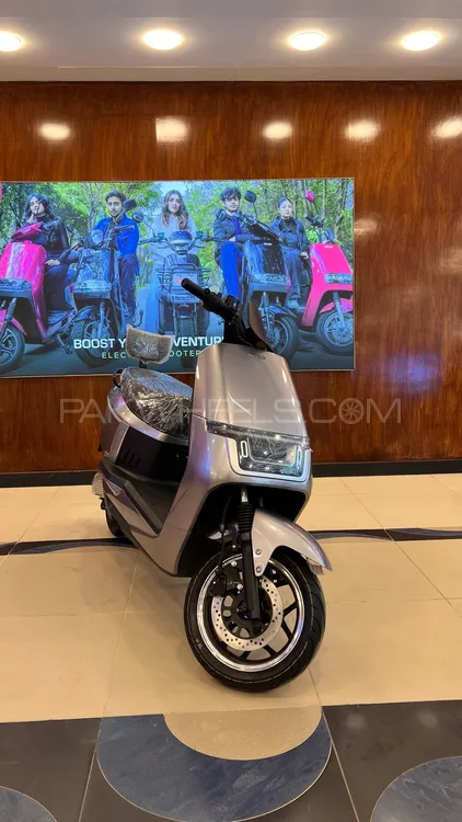 Crown EV Pro 2025 for Sale Image-1