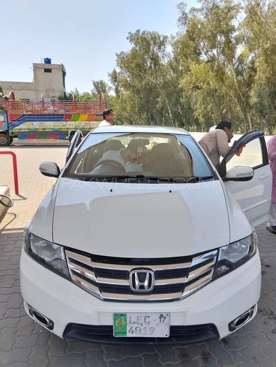 Honda City 2017 for Sale in Faisalabad Image-1