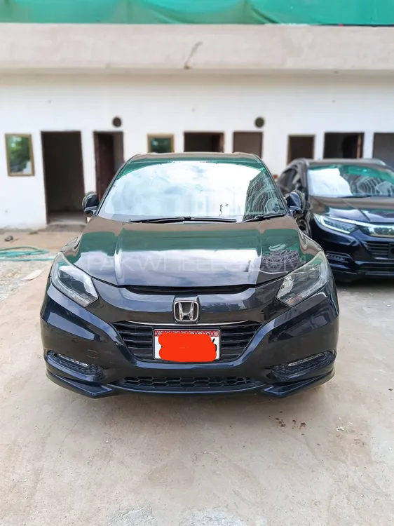 Honda Vezel 2017 for Sale in Karachi Image-1