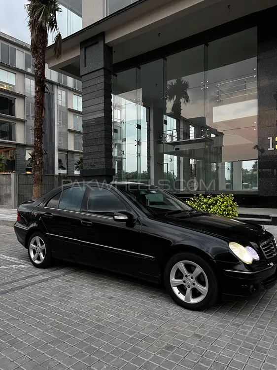 Mercedes Benz C Class 2006 for Sale in Lahore Image-1