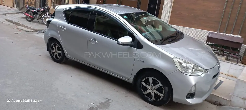 Toyota Aqua 2012 for Sale in Faisalabad Image-1
