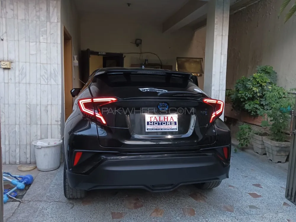 Toyota C-HR 2018 for Sale in Islamabad Image-1