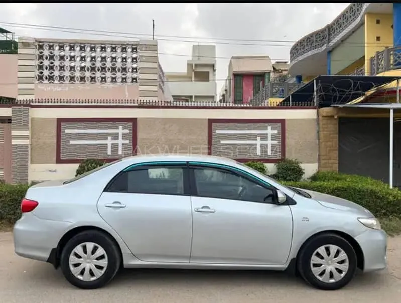 Toyota Corolla 2013 for Sale in Karachi Image-1