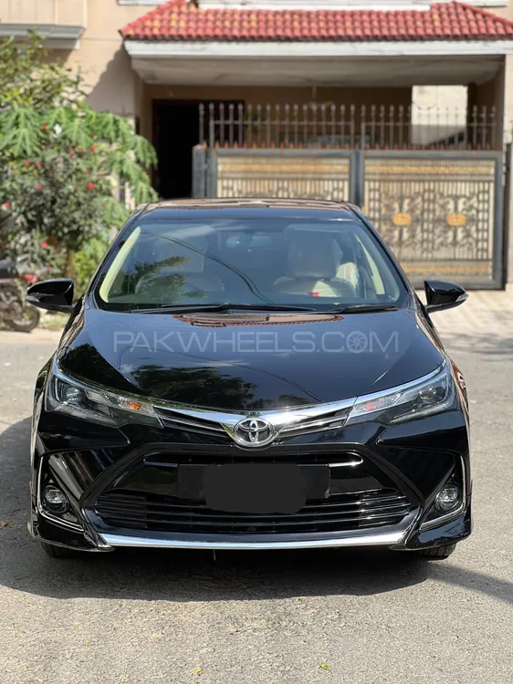 Toyota Corolla 2018 for Sale in Lahore Image-1