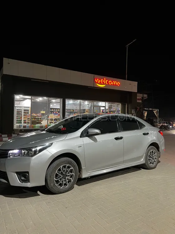 Toyota Corolla 2016 for Sale in Larkana Image-1