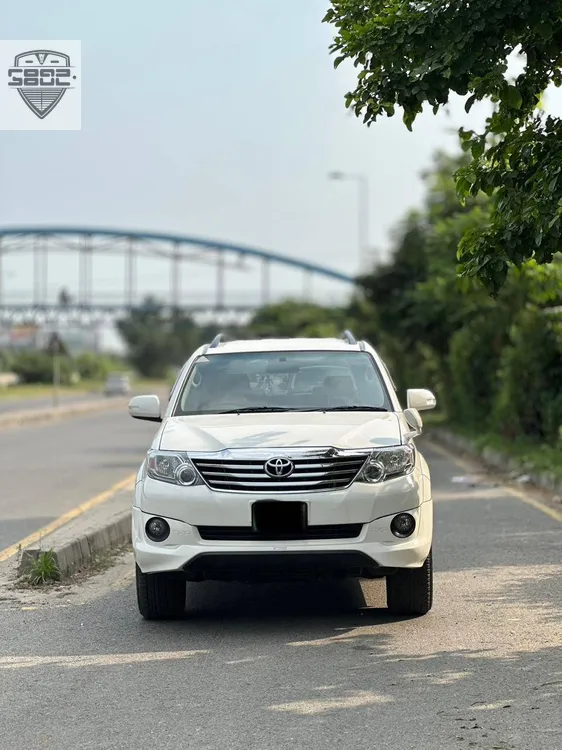 Toyota Fortuner 2015 for Sale in Lahore Image-1