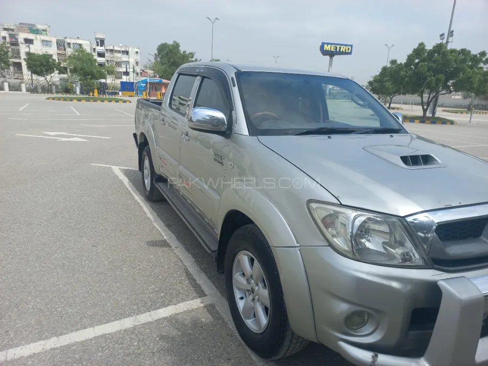 Toyota Hilux 2009 for Sale in Karachi Image-1