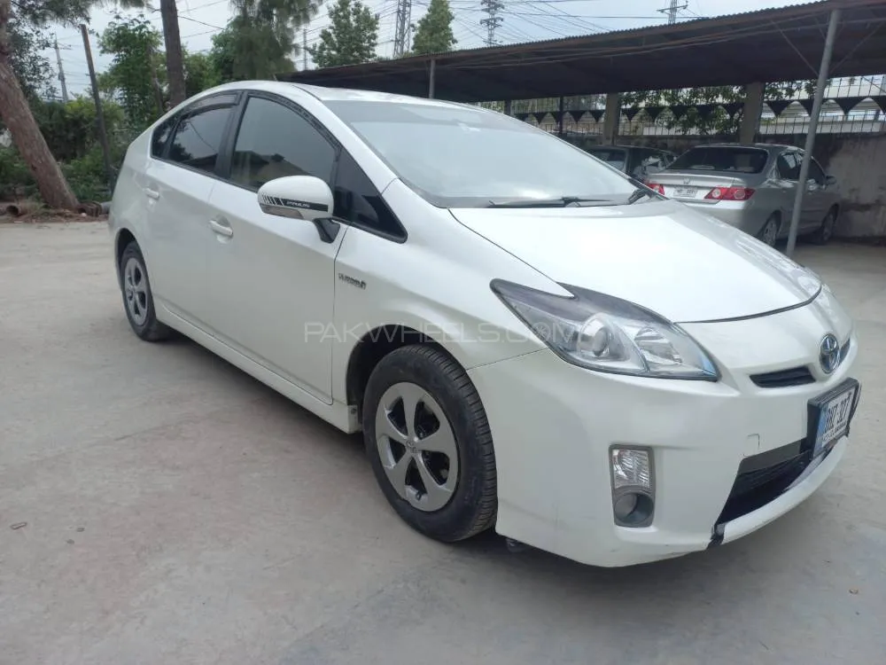 Toyota Prius 2011 for Sale in Peshawar Image-1