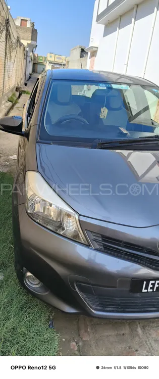 Toyota Vitz 2013 for Sale in Kohat Image-1