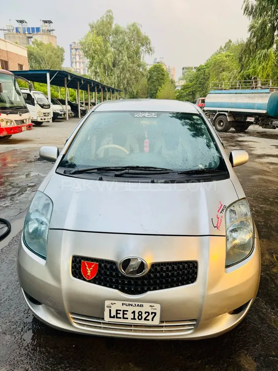 Toyota Vitz 2007 for Sale in Jehangira Image-1