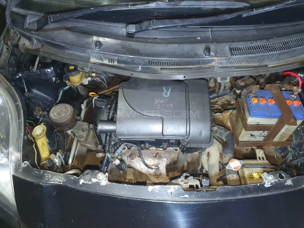 Toyota Vitz 2005 for Sale in Karachi Image-1