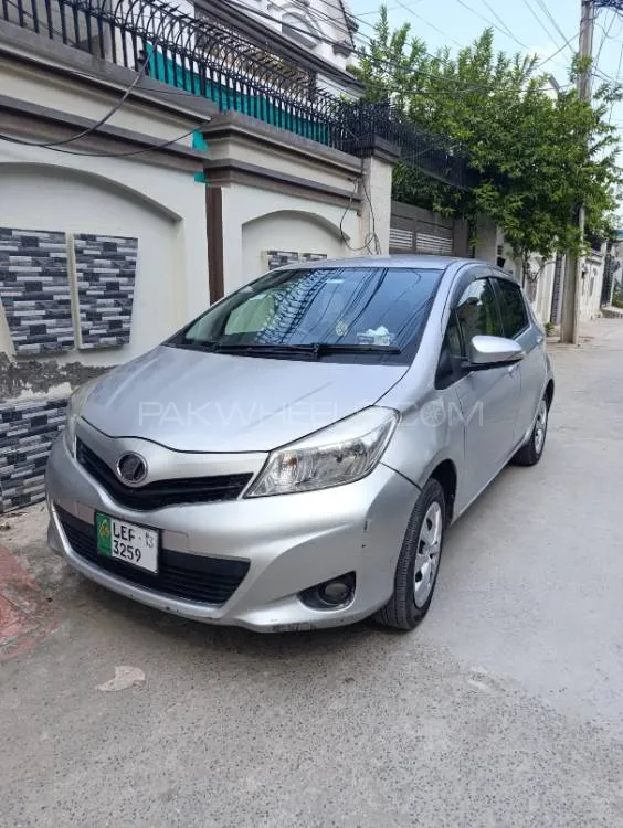 Toyota Vitz 2011 for Sale in Sialkot Image-1