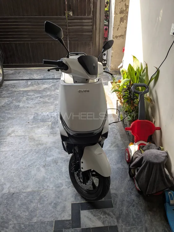 Evee Gen-Z 2025 for Sale Image-1