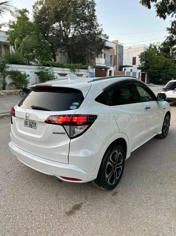 Honda Vezel 2015 for Sale in Karachi Image-1