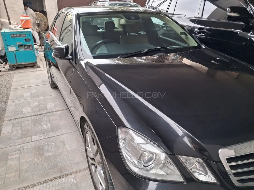 Mercedes Benz E Class 2010 for Sale in Karachi Image-1