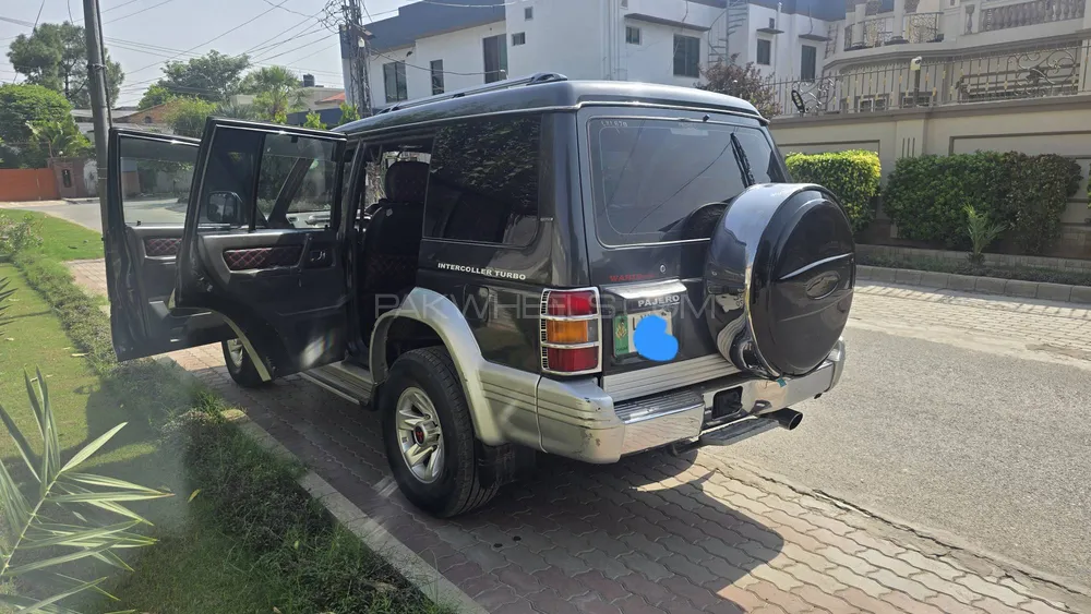 Mitsubishi Pajero 1996 for Sale in Lahore Image-1