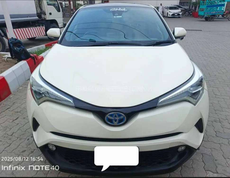 Toyota C-HR 2017 for Sale in Gujranwala Image-1
