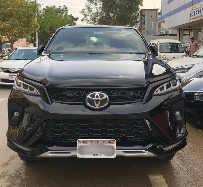 Toyota Fortuner 2023 for Sale in Karachi Image-1
