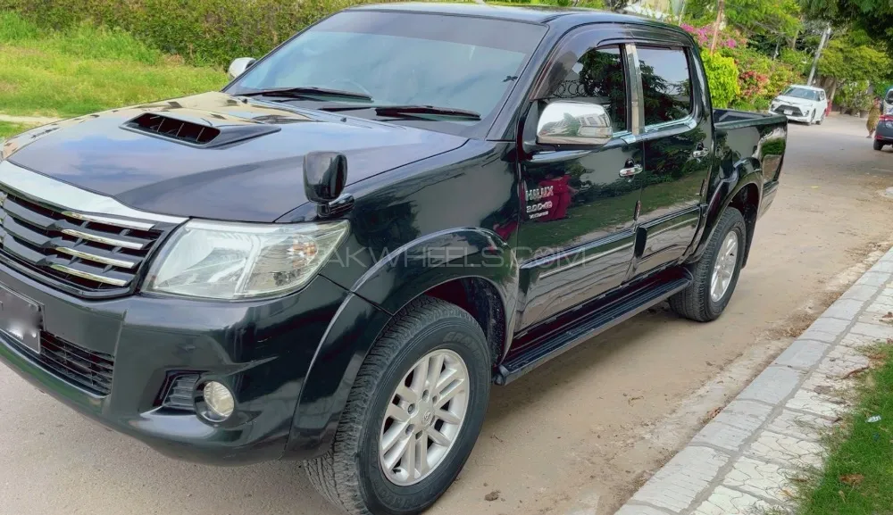 Toyota Hilux 2012 for Sale in Karachi Image-1