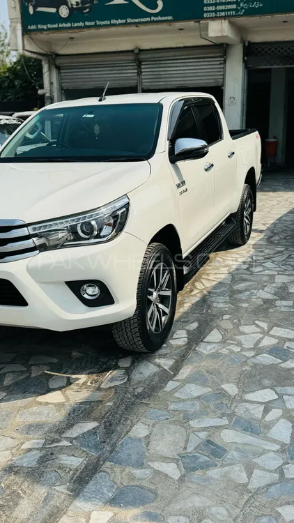 Toyota Hilux 2021 for Sale in Peshawar Image-1