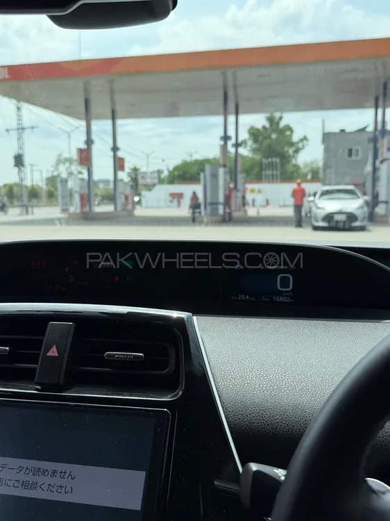 Toyota Prius 2021 for Sale in Sialkot Toyota Prius 2021 for Sale in Sialkot Image-4