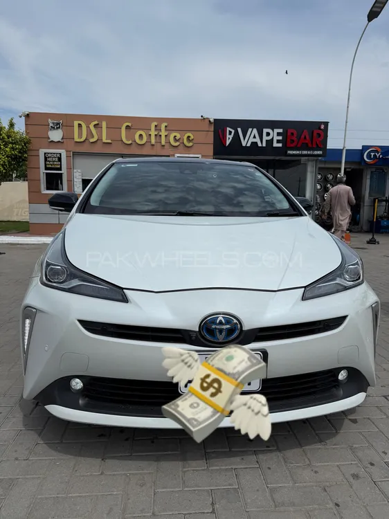 Toyota Prius 2021 for Sale in Sialkot Toyota Prius 2021 for Sale in Sialkot Image-8