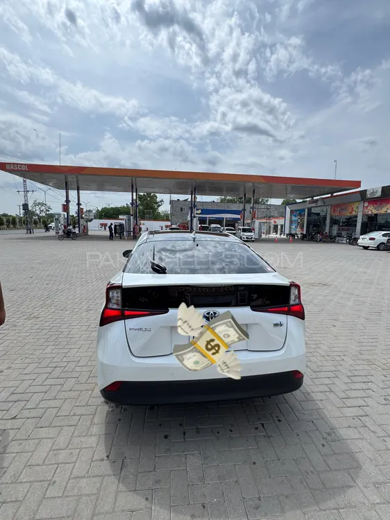 Toyota Prius 2021 for Sale in Sialkot Toyota Prius 2021 for Sale in Sialkot Image-2