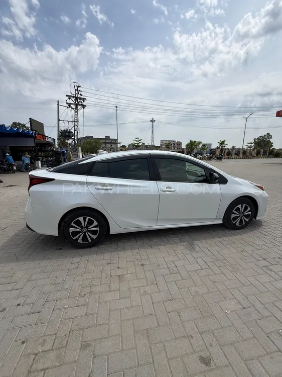 Toyota Prius 2021 for Sale in Sialkot Toyota Prius 2021 for Sale in Sialkot Image-14