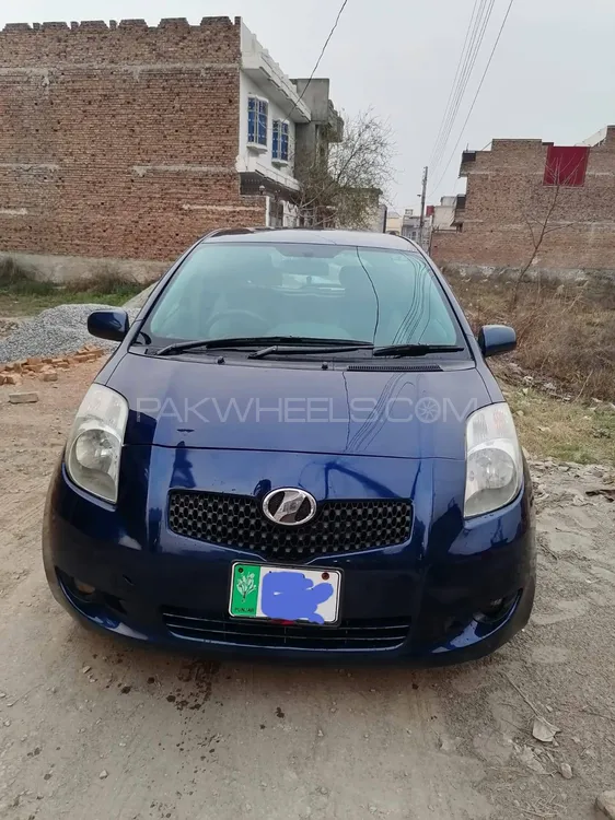 Toyota Vitz 2007 for Sale in Kohat Image-1