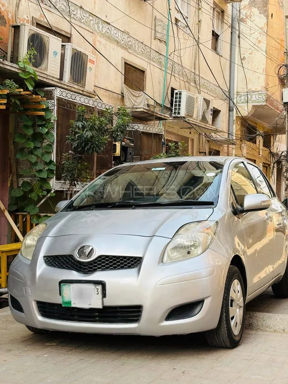 Toyota Vitz 2010 for Sale in Peshawar Image-1