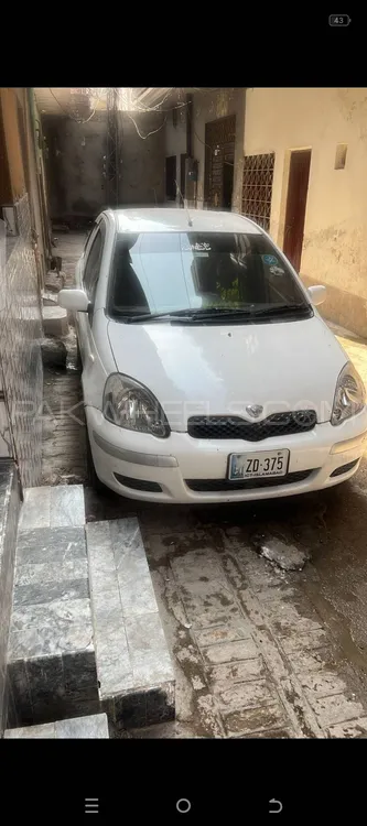 Toyota Vitz 2002 for Sale in Mardan Image-1