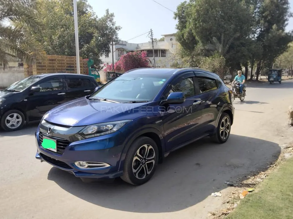 Honda Vezel 2015 for Sale in Karachi Image-1