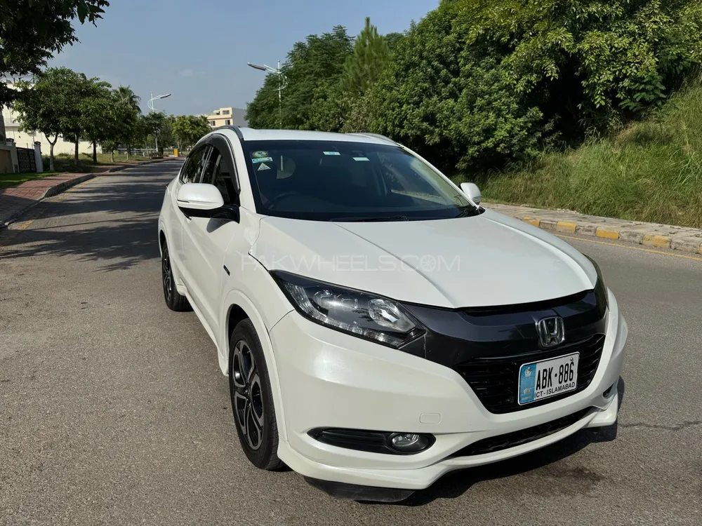 Honda Vezel 2016 for Sale in Islamabad Image-1