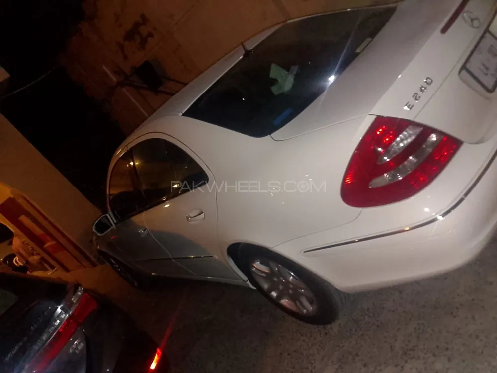 Mercedes Benz E Class 2004 for Sale in Islamabad Image-1