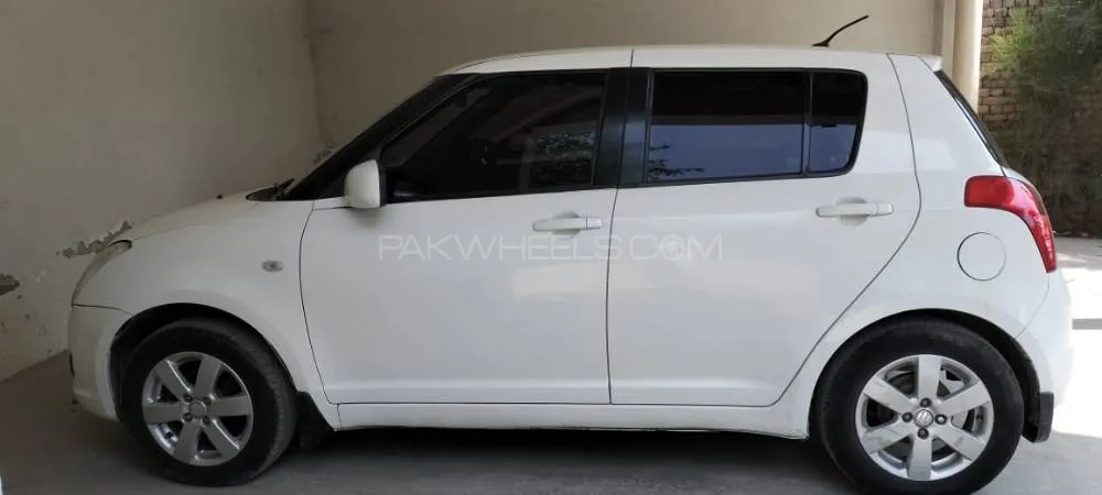 Suzuki Swift 2015 for Sale in Islamabad Image-1