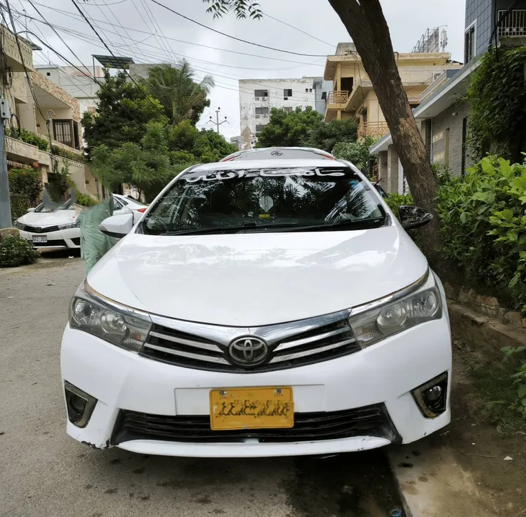 Toyota Corolla 2015 for Sale in Karachi Image-1