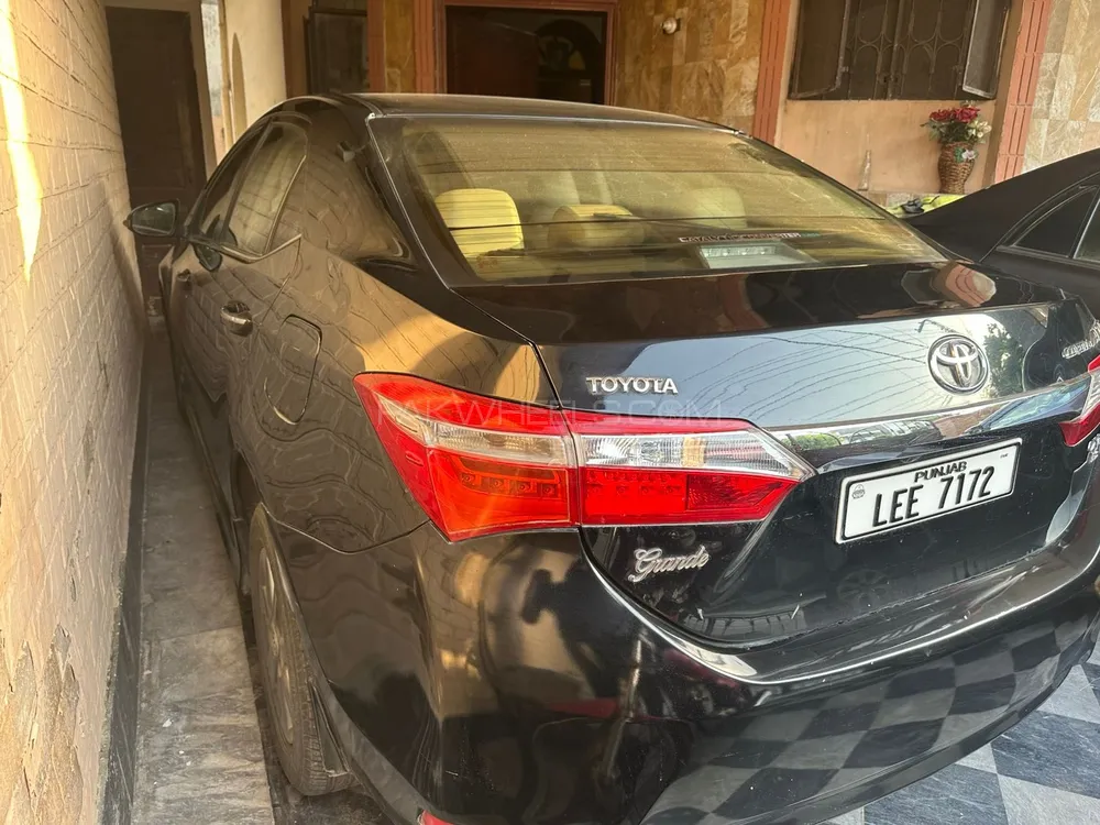 Toyota Corolla 2016 for Sale in Lahore Image-1