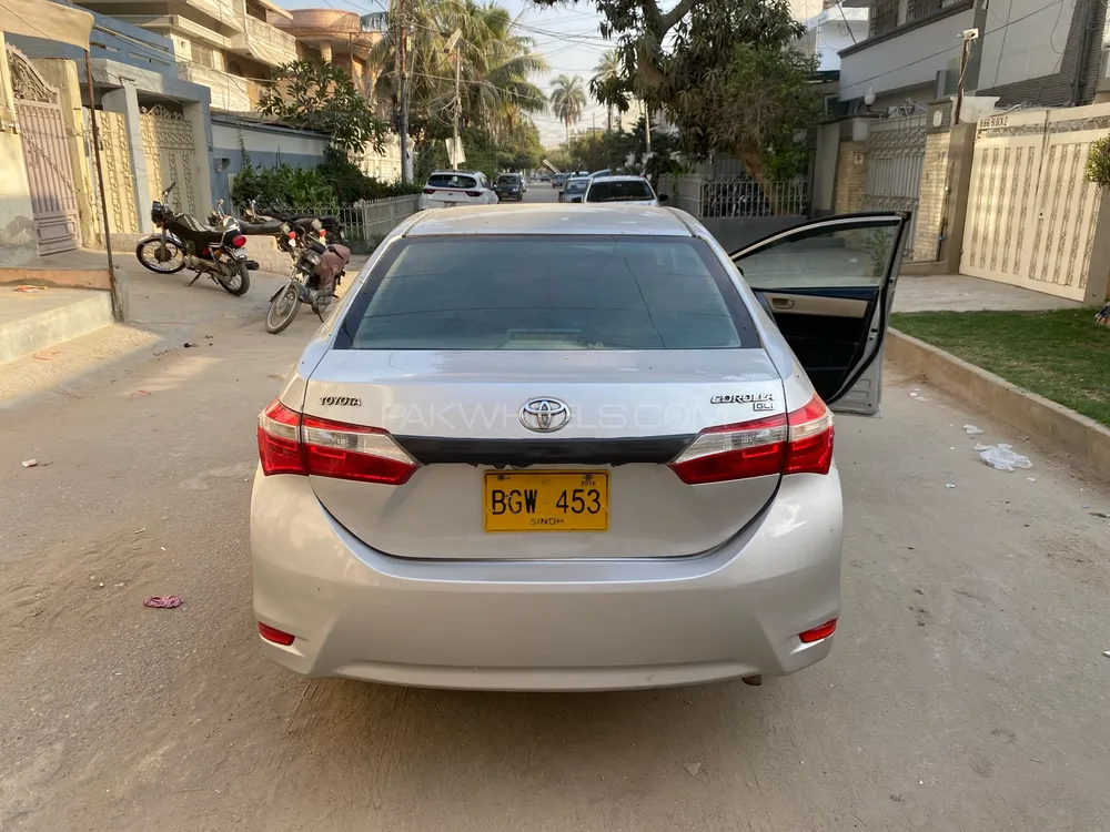 Toyota Corolla 2016 for Sale in Karachi Image-1