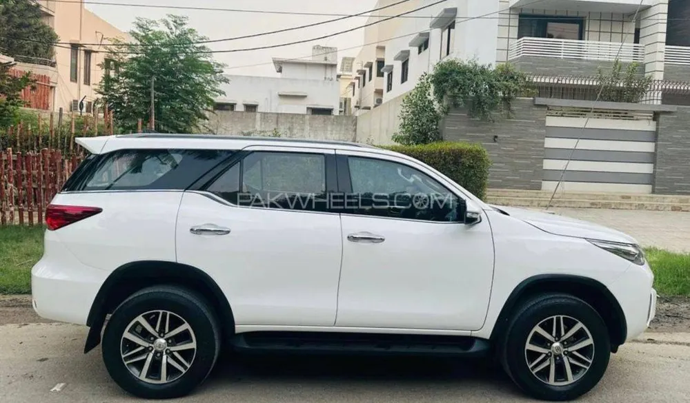 Toyota Fortuner 2017 for Sale in Karachi Toyota Fortuner 2017 for Sale in Karachi Image-4