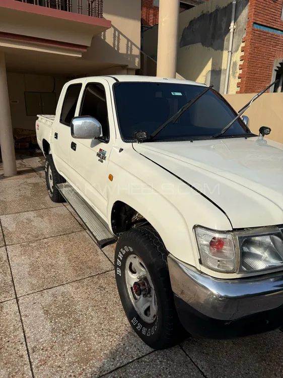 Toyota Hilux 2004 for Sale in Rawalpindi Image-1