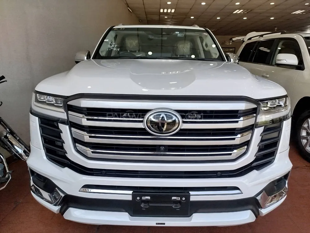 Toyota Land Cruiser 2023 for Sale in Multan Image-1