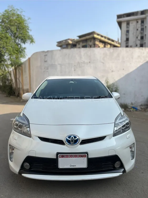 Toyota Prius 2014 for Sale in Karachi Image-1