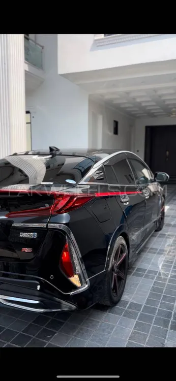 Toyota Prius 2022 for Sale in Faisalabad Image-1