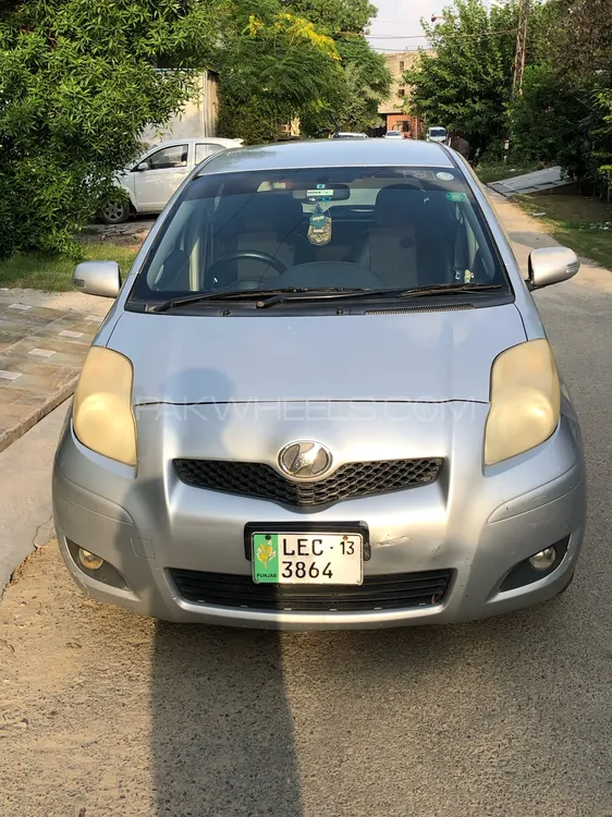 Toyota Vitz 2009 for Sale in Lahore Image-1