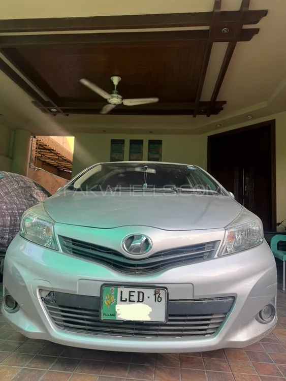 Toyota Vitz 2013 for Sale in Lahore Image-1