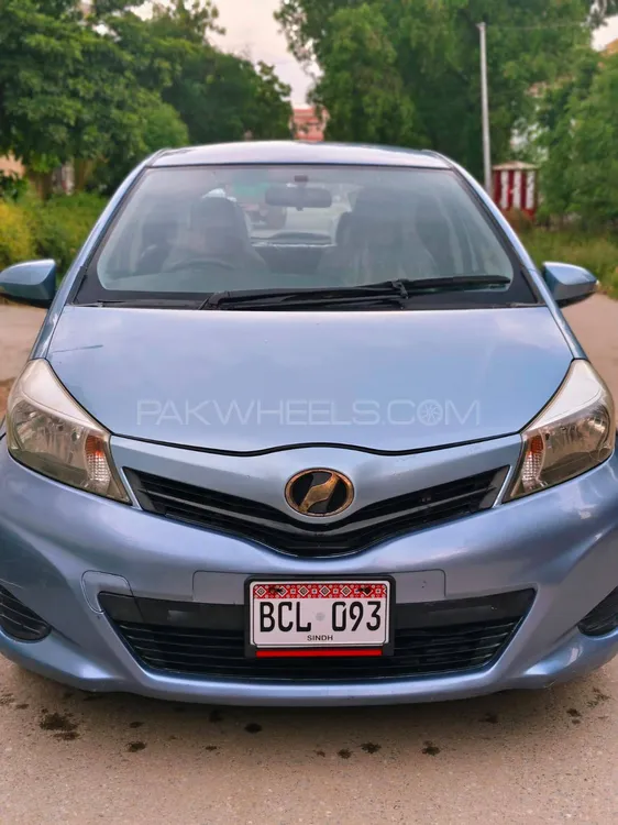 Toyota Vitz 2014 for Sale in Karachi Image-1