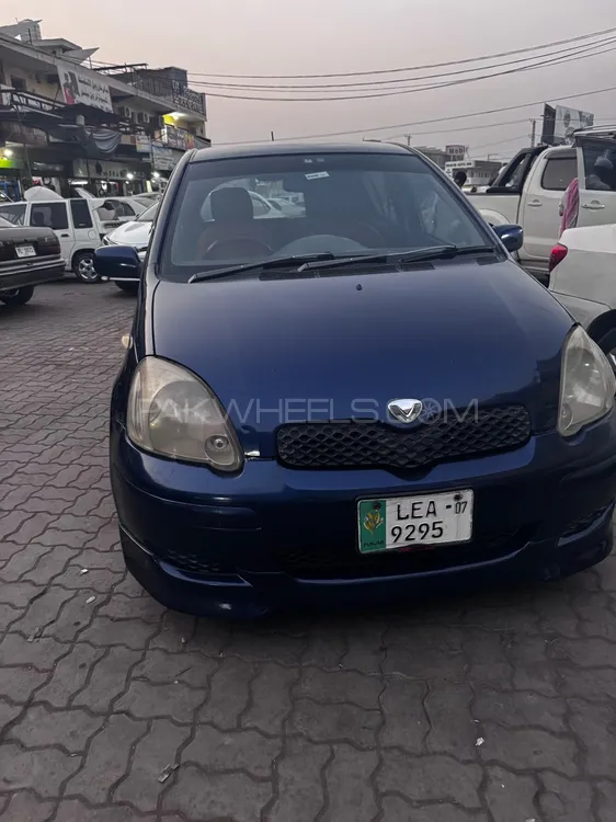 Toyota Vitz 2004 for Sale in Peshawar Image-1
